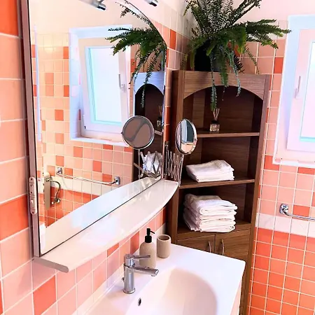 Domus Maria With Swimming Pool And Free Parking Holiday home *
